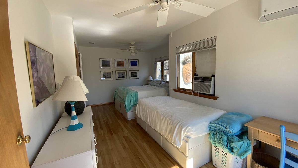 Fair Harbor House | Peaceful Beach Retreat 5 min from Bay and Ocean