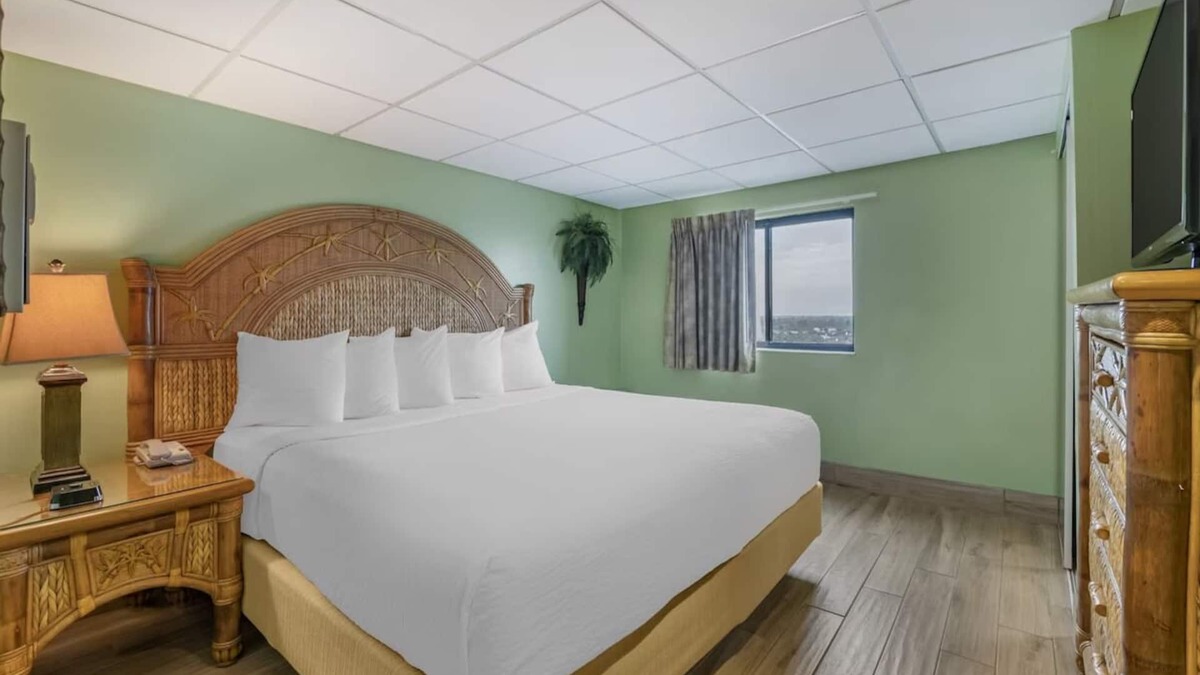 Seabreeze Park Hotel | Peaceful Beachfront Haven | Ideal for a Quiet Retreat & Soothing Ocean Escape