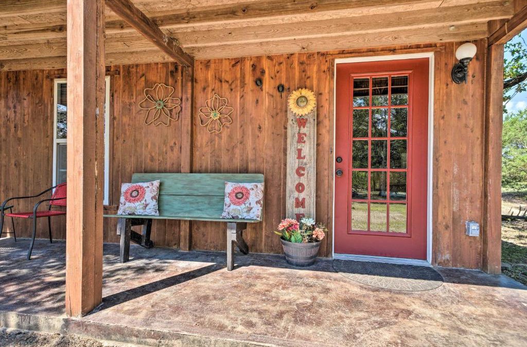 Nashoba House | Peaceful Black Fork Cabin 1 - Fish On-Site!