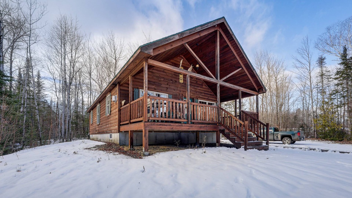 Bradford Cabin | Peaceful Bradford Cabin w/Pond & Covered Deck!