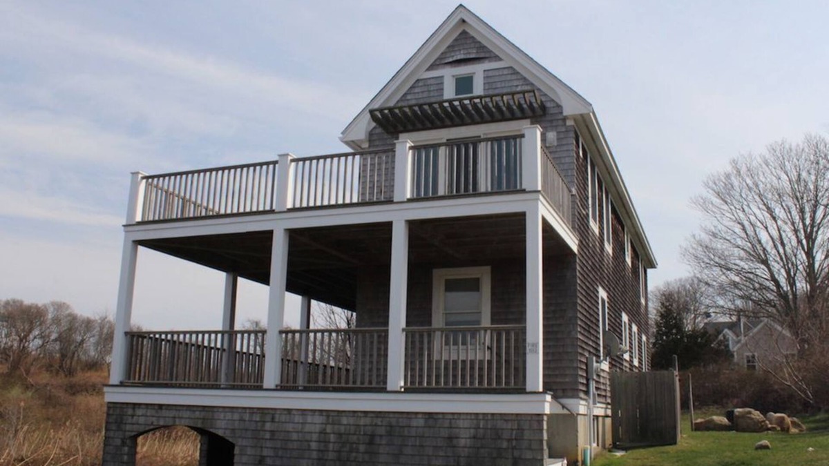 Block Island House | Peaceful, Breezy, Pet Friendly Getaway!