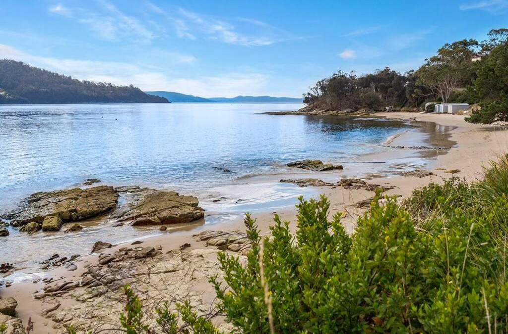 Dennes Point House | Peaceful Bruny Island Shack