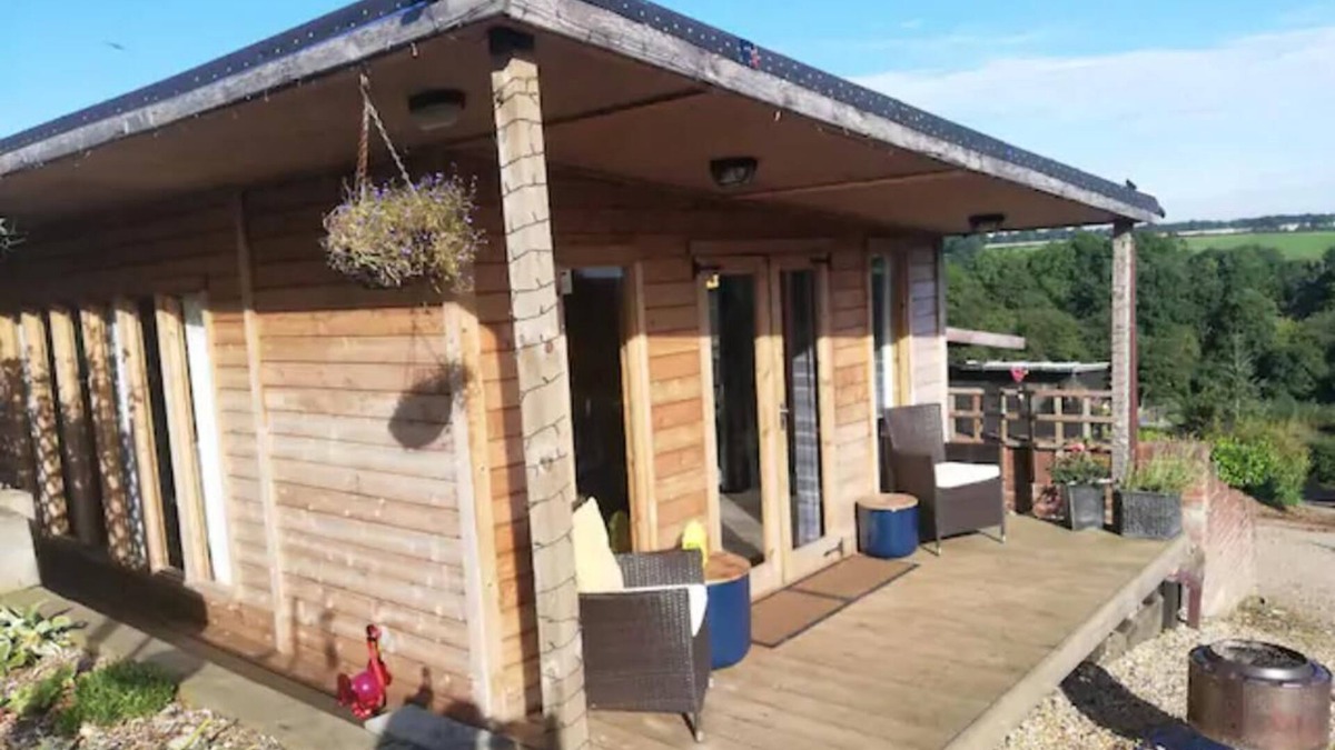 Skegby Cottage | Peaceful Cabin in Skegby -Sleeps2- Firer Pit