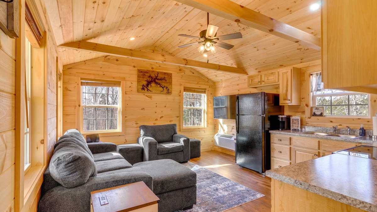Albany Cabin | Peaceful Cabin 2 Mi to Dale Hollow Lake