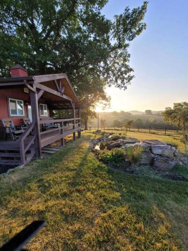 Walnut Shade House | Peaceful Cabin-Breathtaking Views near Branson, MO