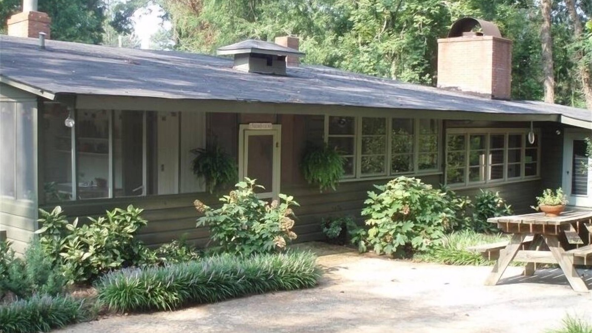 Marshallville Cabin | Peaceful Cabin, Convenient to ~GA~ National Fairgrounds
