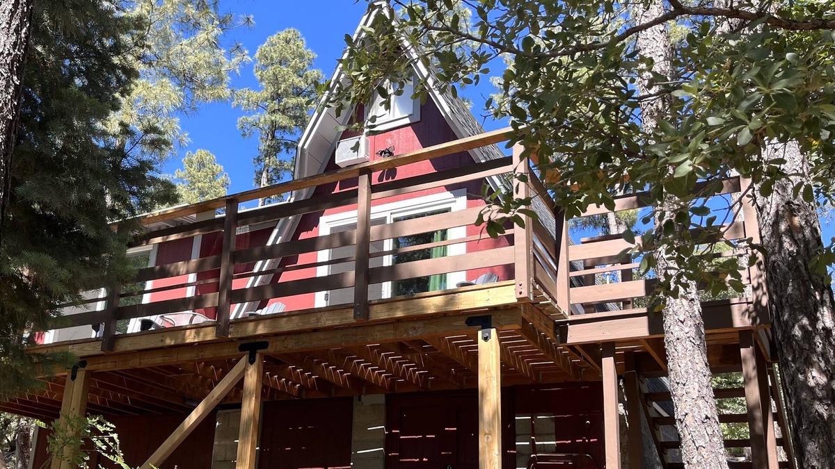 Prescott Cabin | Peaceful cabin in the woods, just 9 miles to whiskey Row