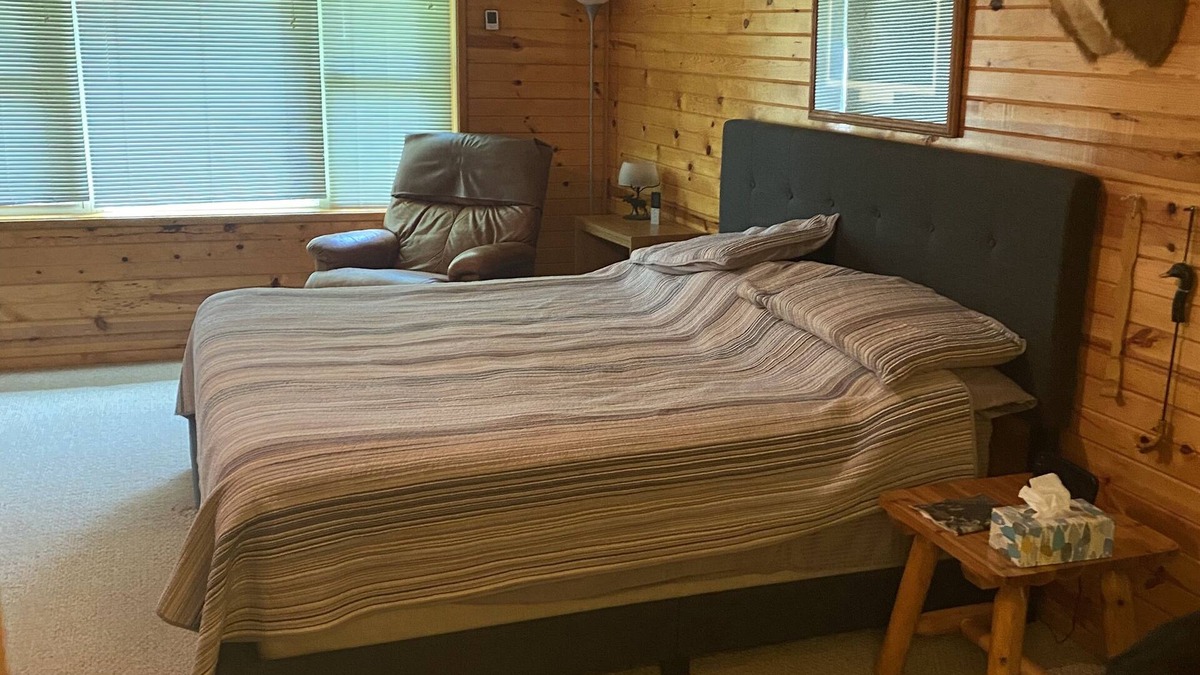 Burnside Cabin | Peaceful Cabin located in beautiful Des Moines River valley