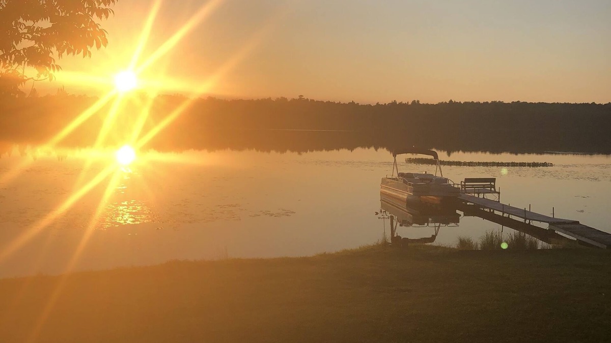 Winter Cabin | Peaceful Cabin on Lake with Pontoon-Fall dates still open.
