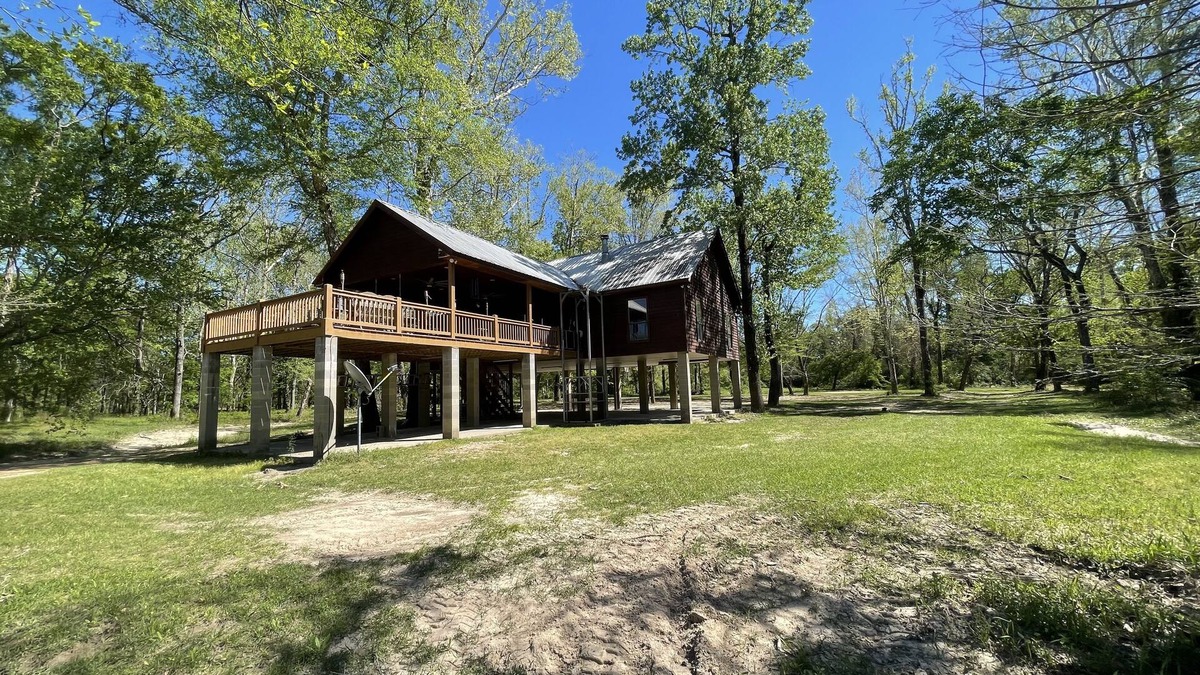 Talisheek Cabin | Peaceful Cabin Overlooking the Bogue Chitto River