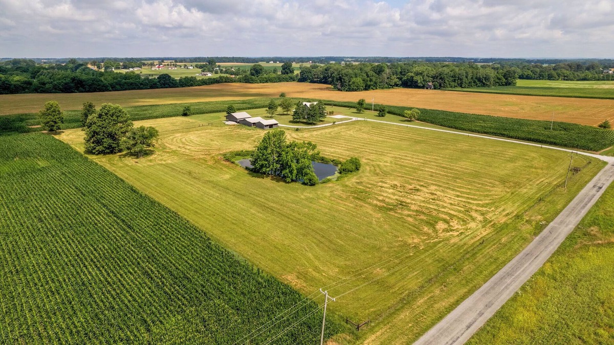 Springfield Cabin | Peaceful Cabin Retreat with three porches, fire pit and views on 25 acres