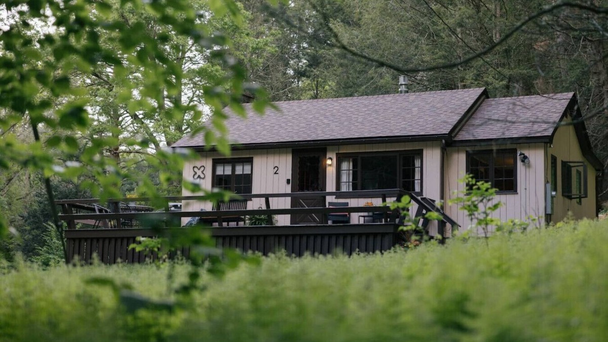 Cornwall Cabin | Peaceful Cabin with Sauna, Hot Tub & Cold Plunge