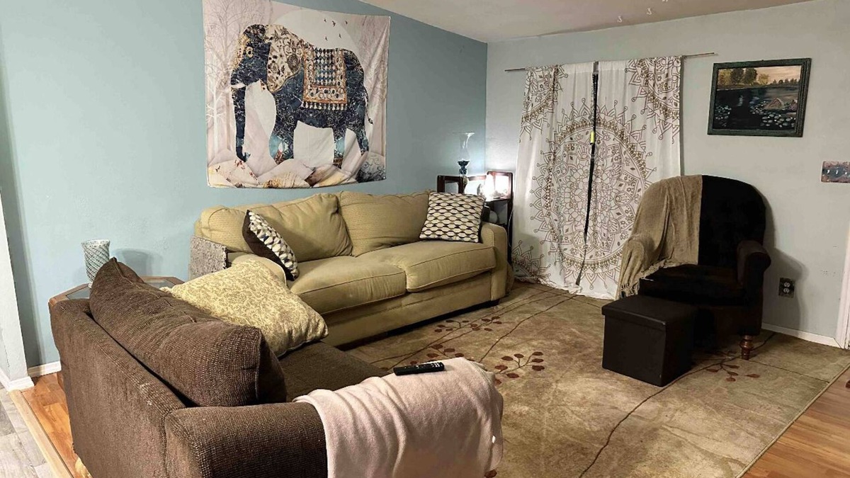 Fort White House | Peaceful cabin with fireplace, 5 minutes from the springs!