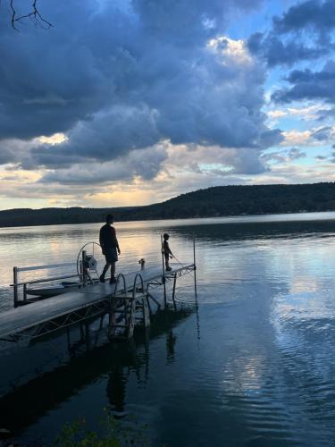 Town of Catharine House | Peaceful Cayuta Lake Cottage with early check in