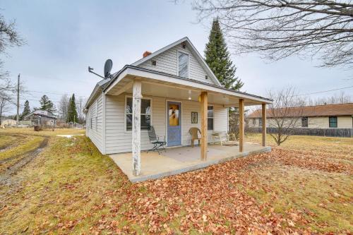 Channing House | Peaceful Channing Retreat 3 Mi to Lake Access!