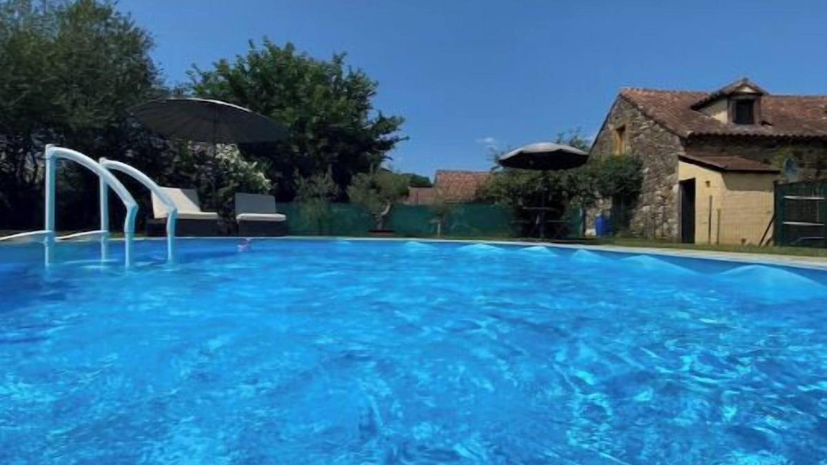 Montclera Cottage | Peaceful, comfortable retreat with poolnn