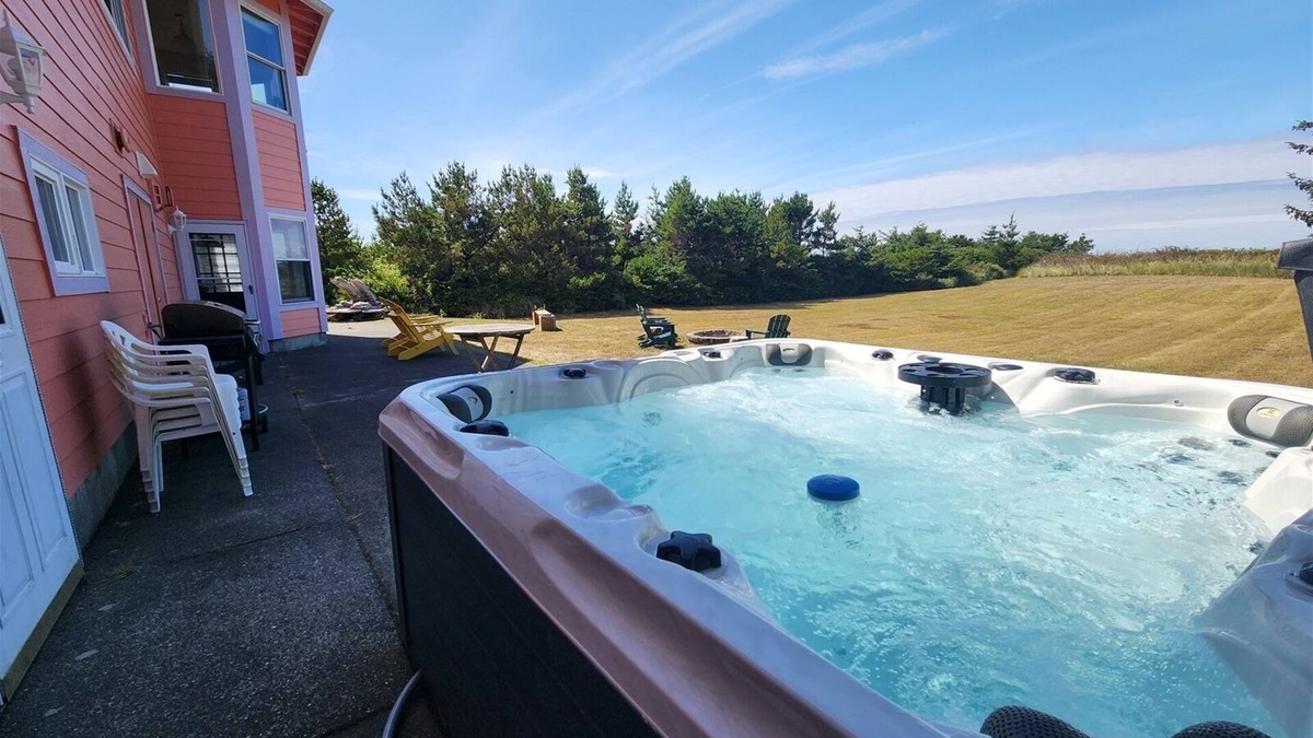 Copalis Beach House | Peaceful Copalis Beach Haven- Game Room