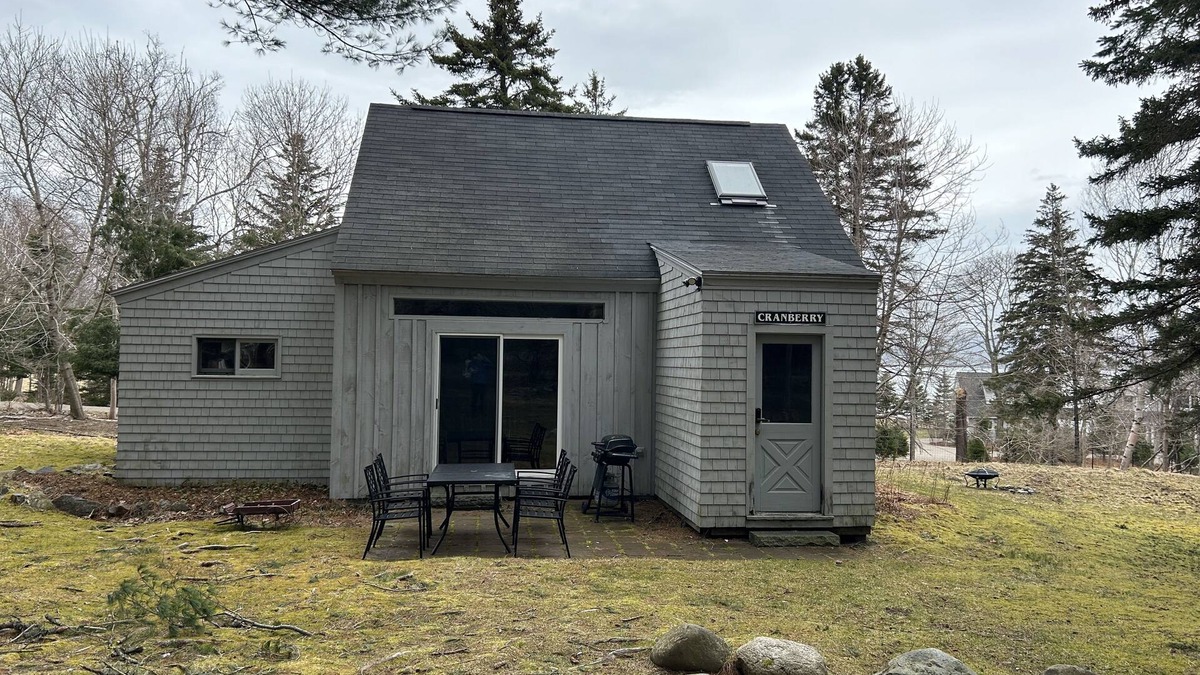 Seawall Cottage | Peaceful Cottage with Ocean Access
