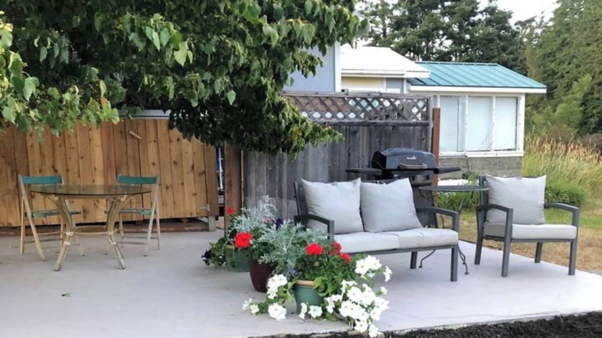 Friday Harbor Cabin | Peaceful Cottage on 15 acre Farm Pprovo-14-0016