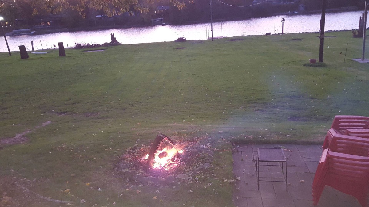 Machesney Park House | Peaceful Cottage Getaway Sleeps 6 on Scenic Rock River in Rockford Area