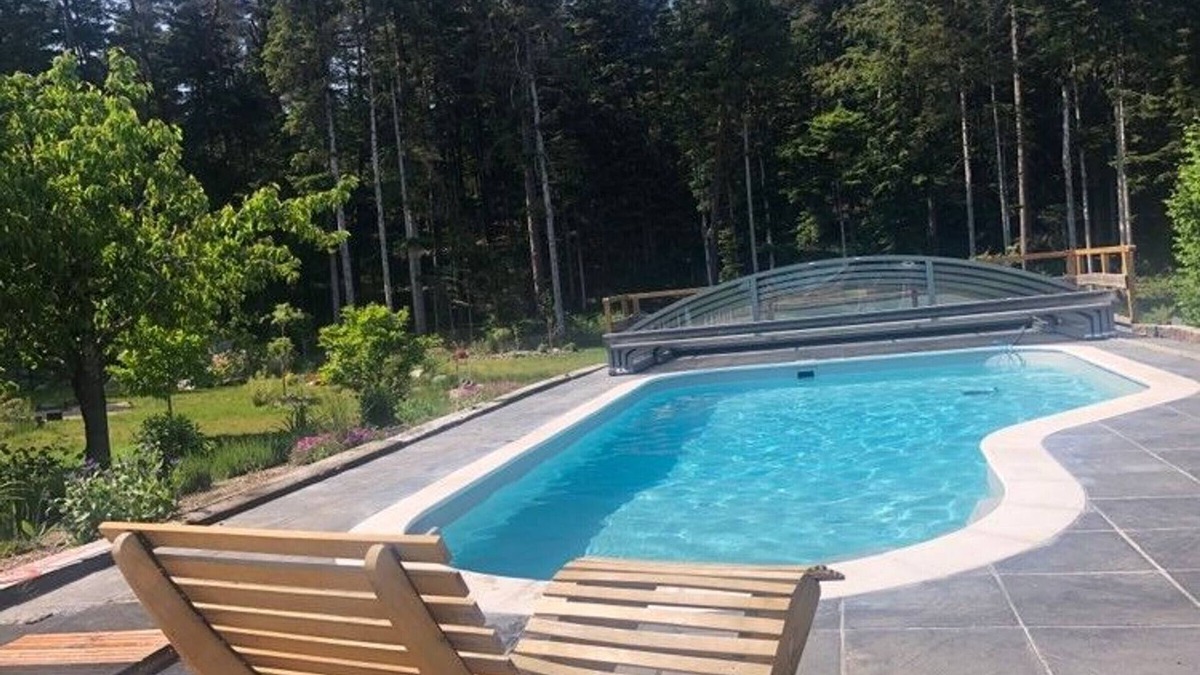 Saint-Remy Cottage | Peaceful cottage with pool, terrace, and Wifi in the forest for 4 guests