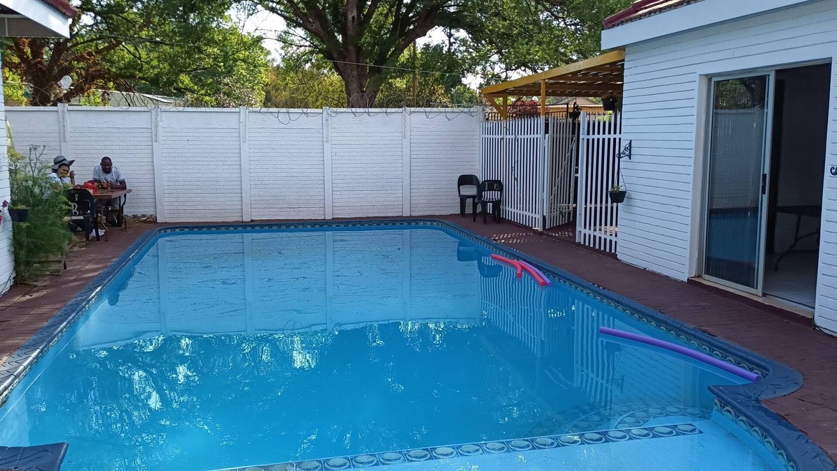 Vanderbijlpark Cottage | Peaceful Cottage very close to The Vaal River with lots of plants!
