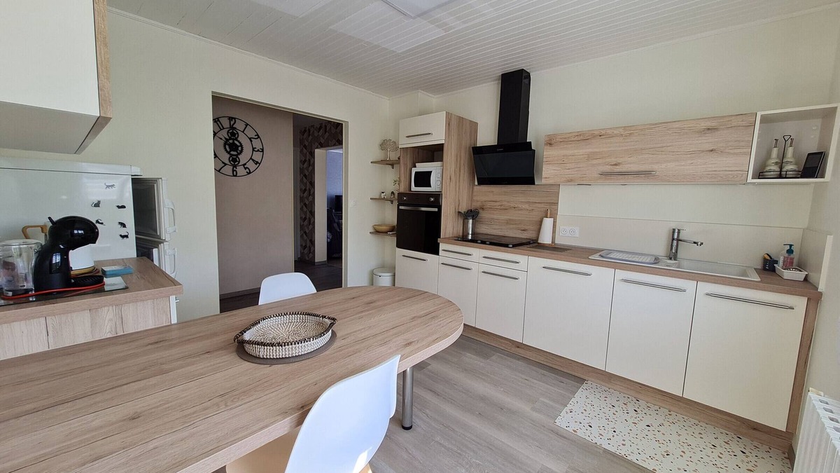 Vilosnes-Haraumont Cottage | Peaceful Country House with River Views, Near Verdun - Sleeps 5