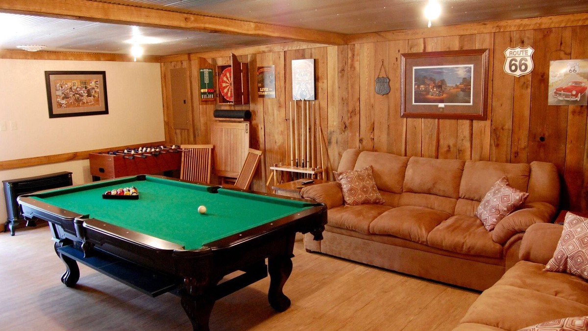 Saint Helens House | Peaceful Country Cottage with Game Room & Hot Tub