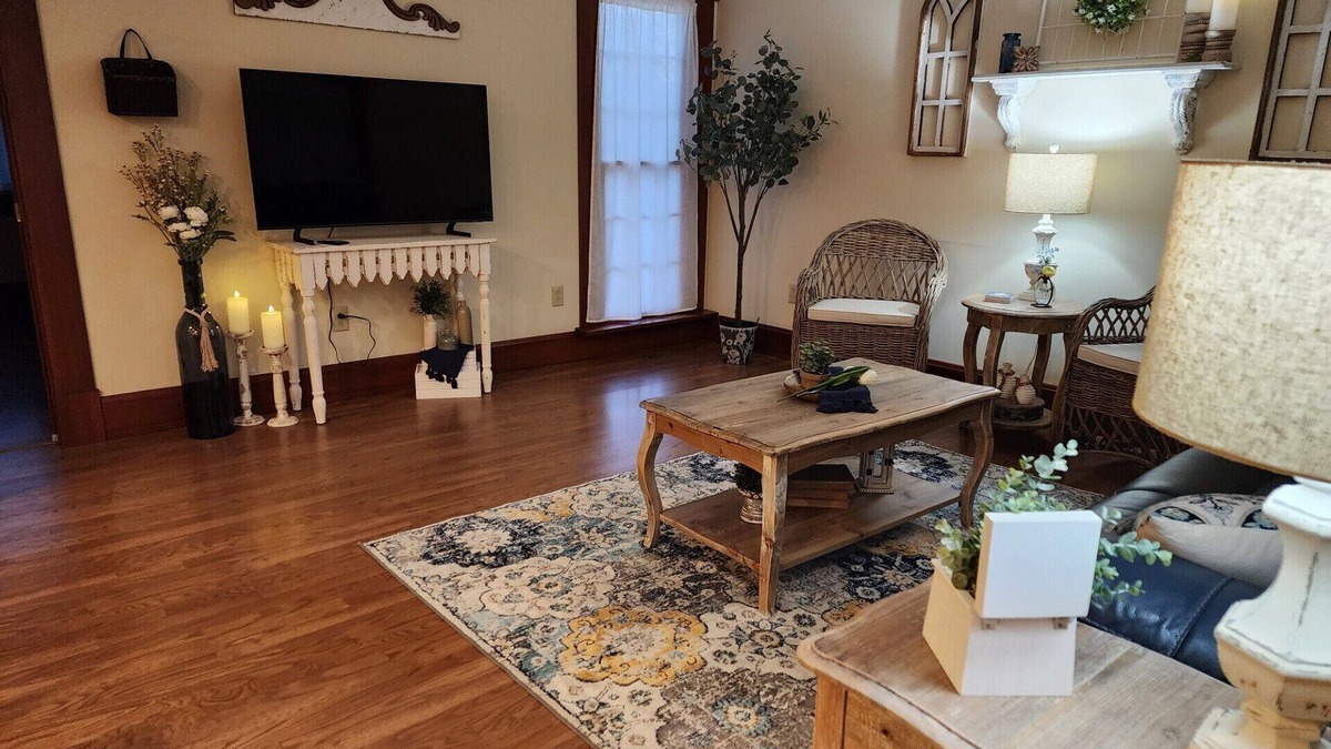 Gambier Apartment | Peaceful Country Garden Suite in the rolling hills of Gambier