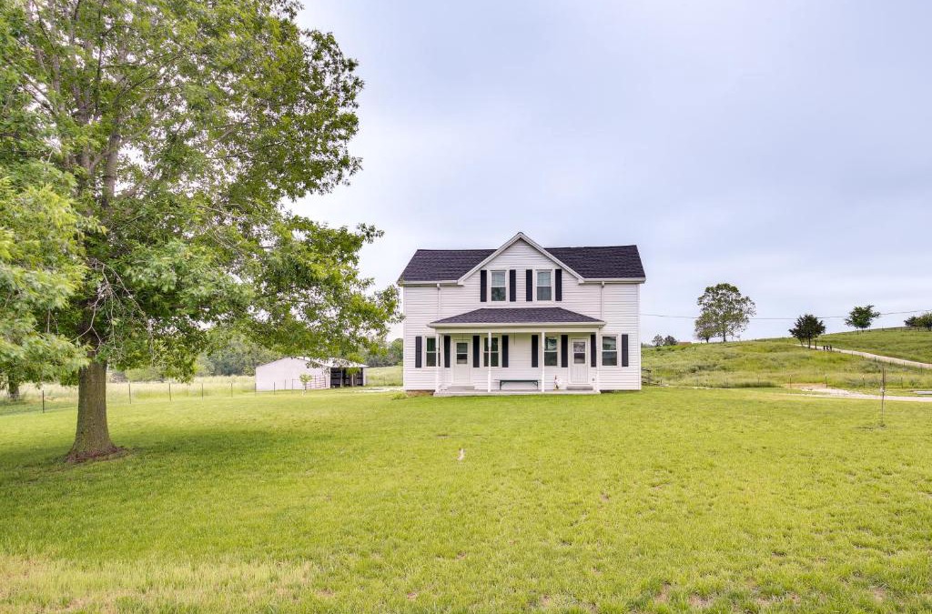 Washington House | Peaceful Country Home in Serene Setting with Yard