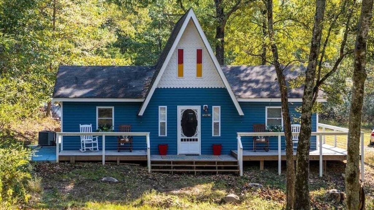 Bismarck Cottage | Peaceful country setting! Granny's Hidden cottage