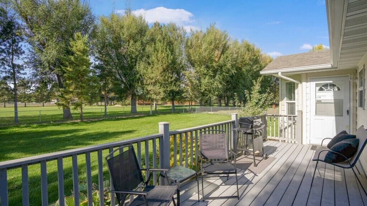 Yegen House | Peaceful Cul-De-Sac Home, 1 Min. Drive To Zoo MT!
