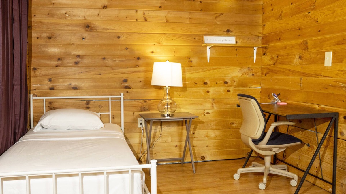 Watertown Apartment | Peaceful Decor crafted Apartment 1 BEDROOM 2 BATHROOMS