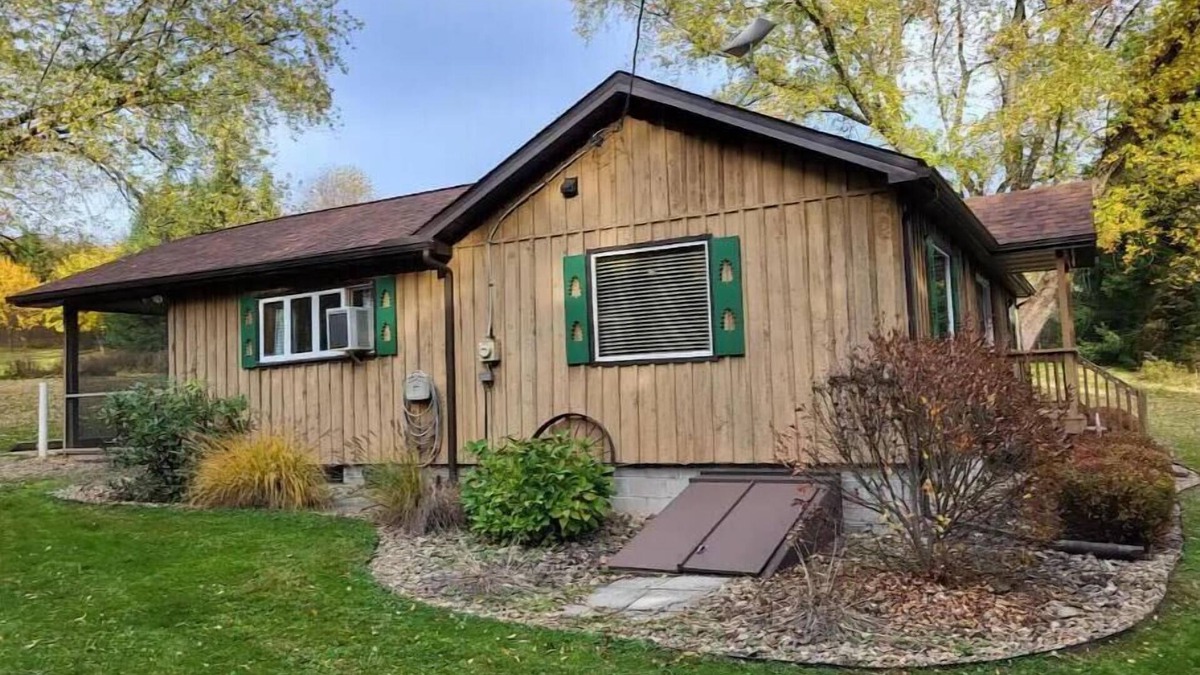 Chapmanville Cabin | Peaceful Deer View Cabin 2 BR