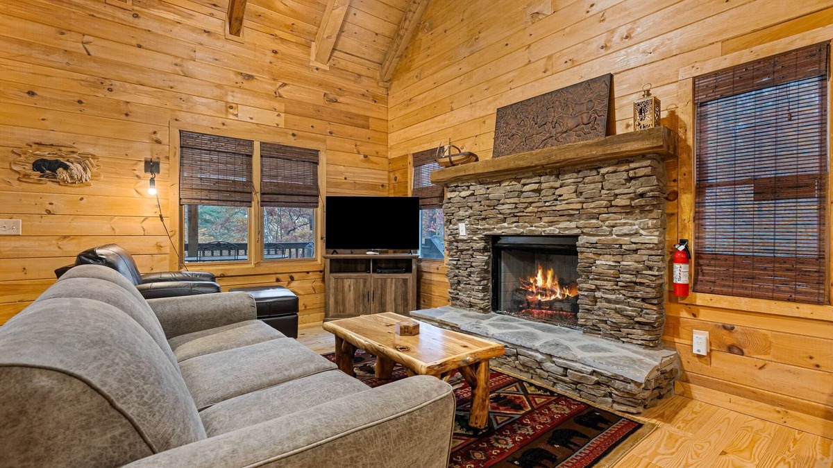 Helen Cabin | Peaceful dog-friendly cabin with private hot tub, firepit, & deck