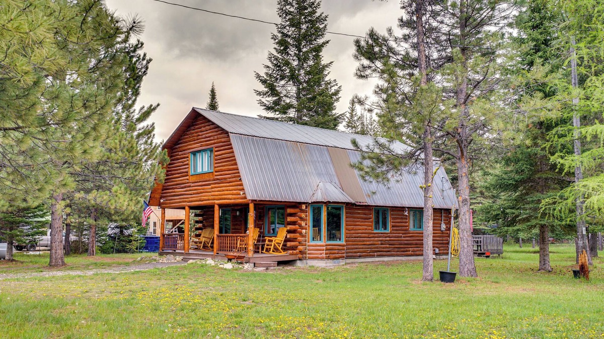 Tamarack Resort Cabin | Peaceful Donnelly Retreat < 1 Mi to Lake Cascade!