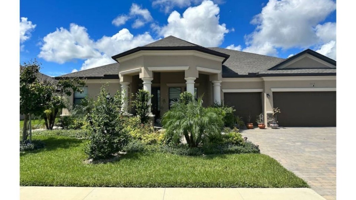 River Hall House | peaceful, elegant 4/3 bedroom, bathroom home.