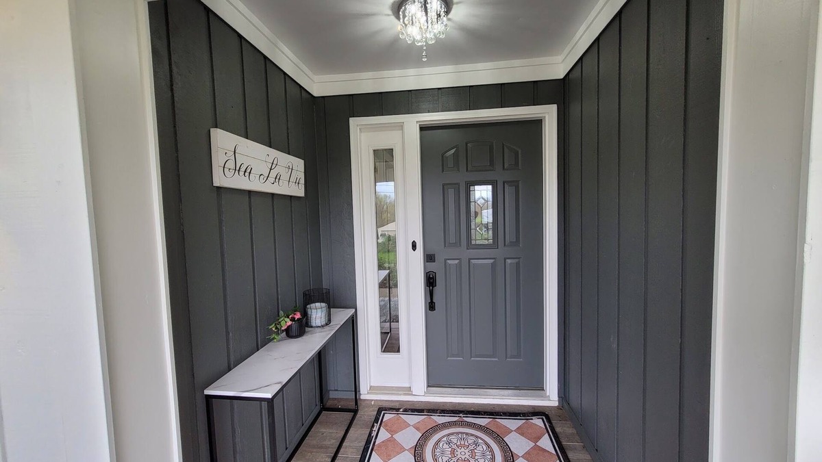 Fairdale House | PEACEFUL FAIRDALE COUNTRY HOME. Sleeps 15 people. Poker house on a backyard