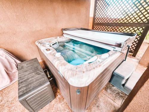 Elbert House | Peaceful Falcon Hot Tub Pet Friendly 3 King Beds
