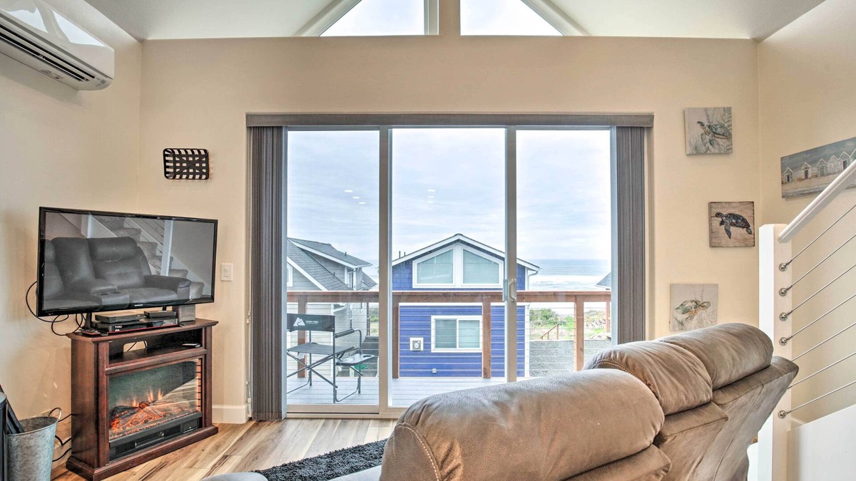 Yachats Condo | Peaceful Fall Escape: Oregon Home w/Ocean View