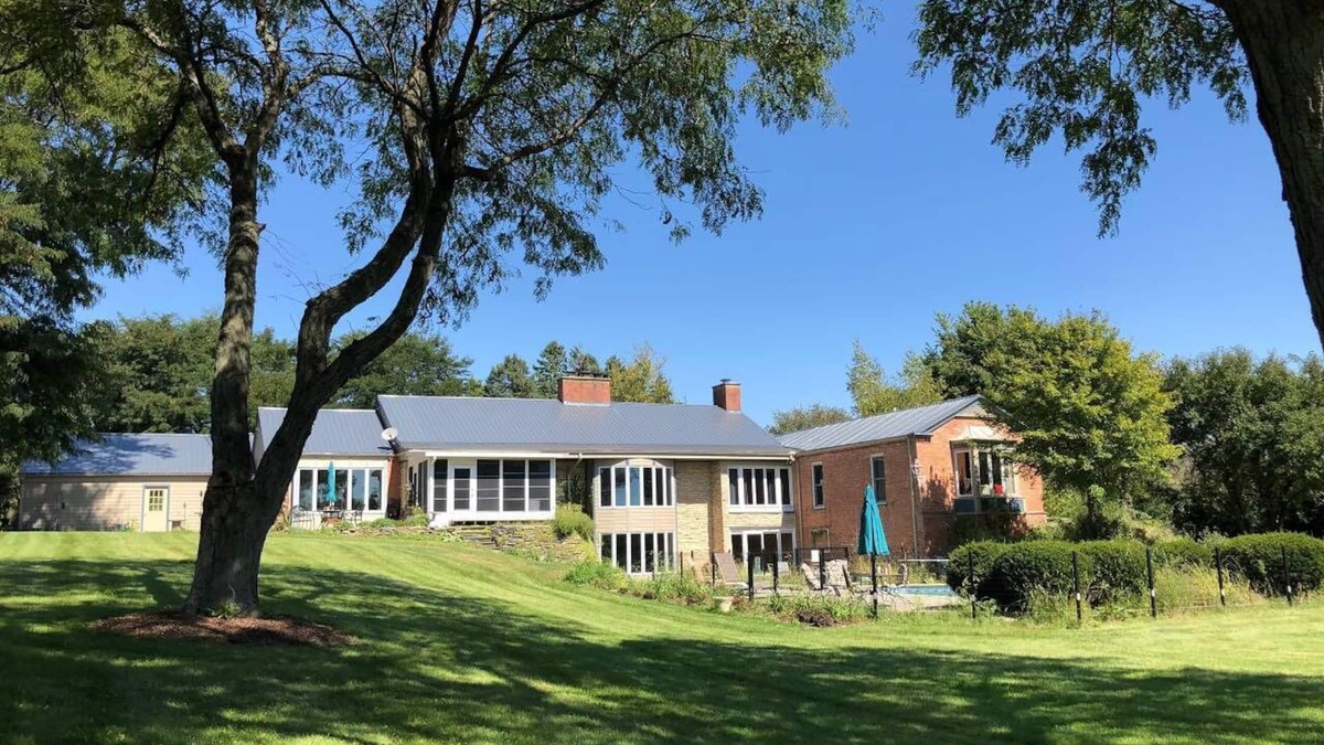 Clare House | Peaceful Farmland Getaway