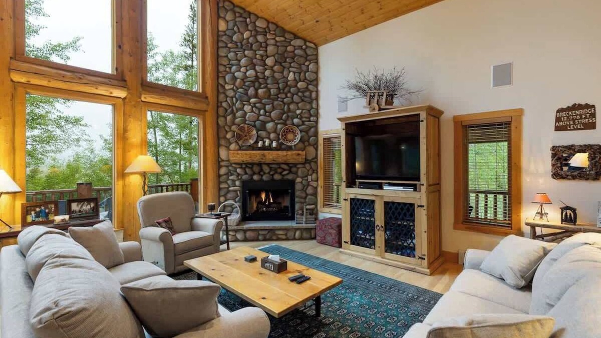 Breckenridge Cabin | Peaceful Forest Getaway with Stunning Views