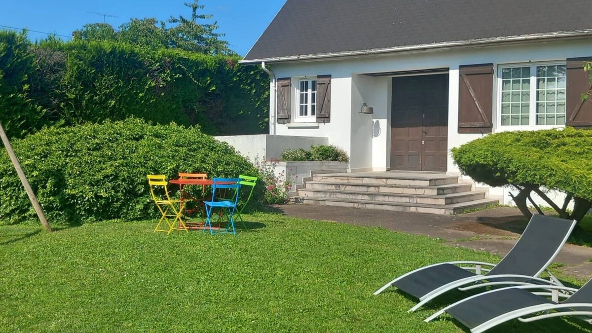 Chennevieres-sur-Marne Bed & Breakfast | Peaceful stay between Paris and Disneyland - 2 comfortable rooms with garden