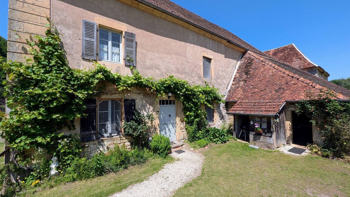 Montigny-les-Cherlieu Cottage | Peaceful Cottage near Forests