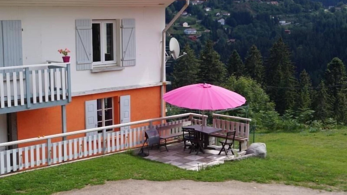 Gerardmer Cottage | Peaceful gîte with garage, terrace and Wifi near Gérardmer lake