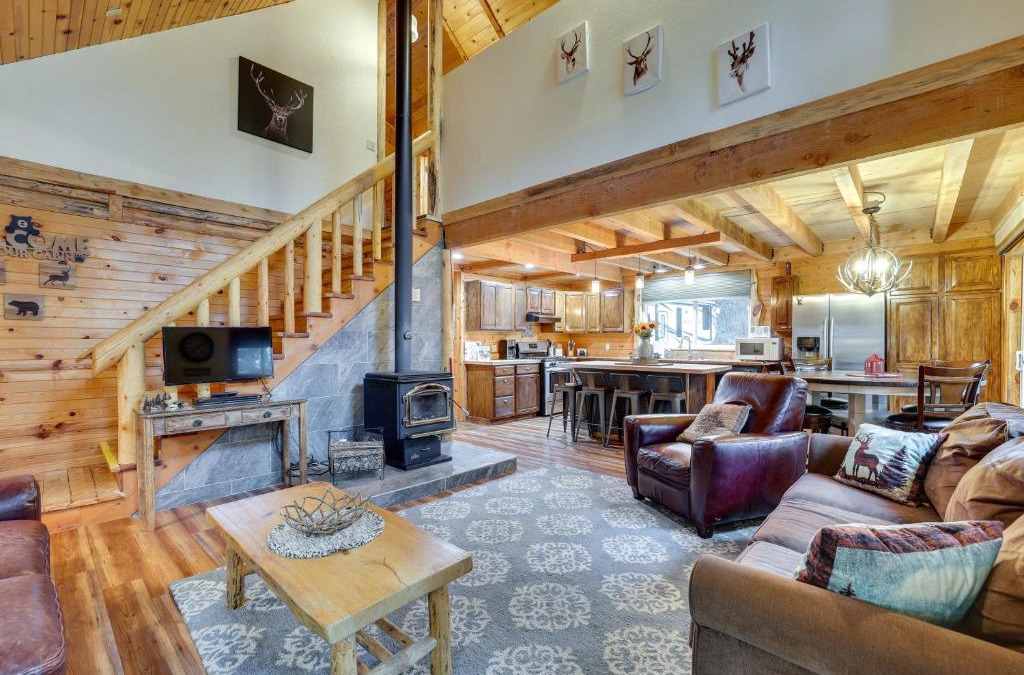 Garden Valley House | Peaceful Garden Valley Cabin with Private Deck!