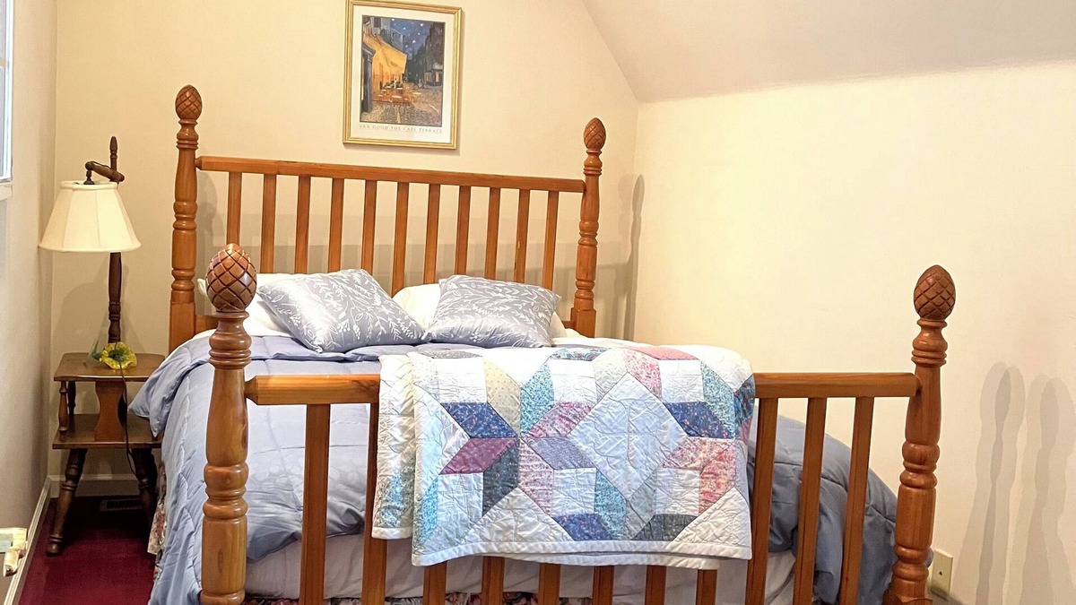 Lexington Cottage | Peaceful Gardenside cottage 5 minutes from downtown Lexington VA