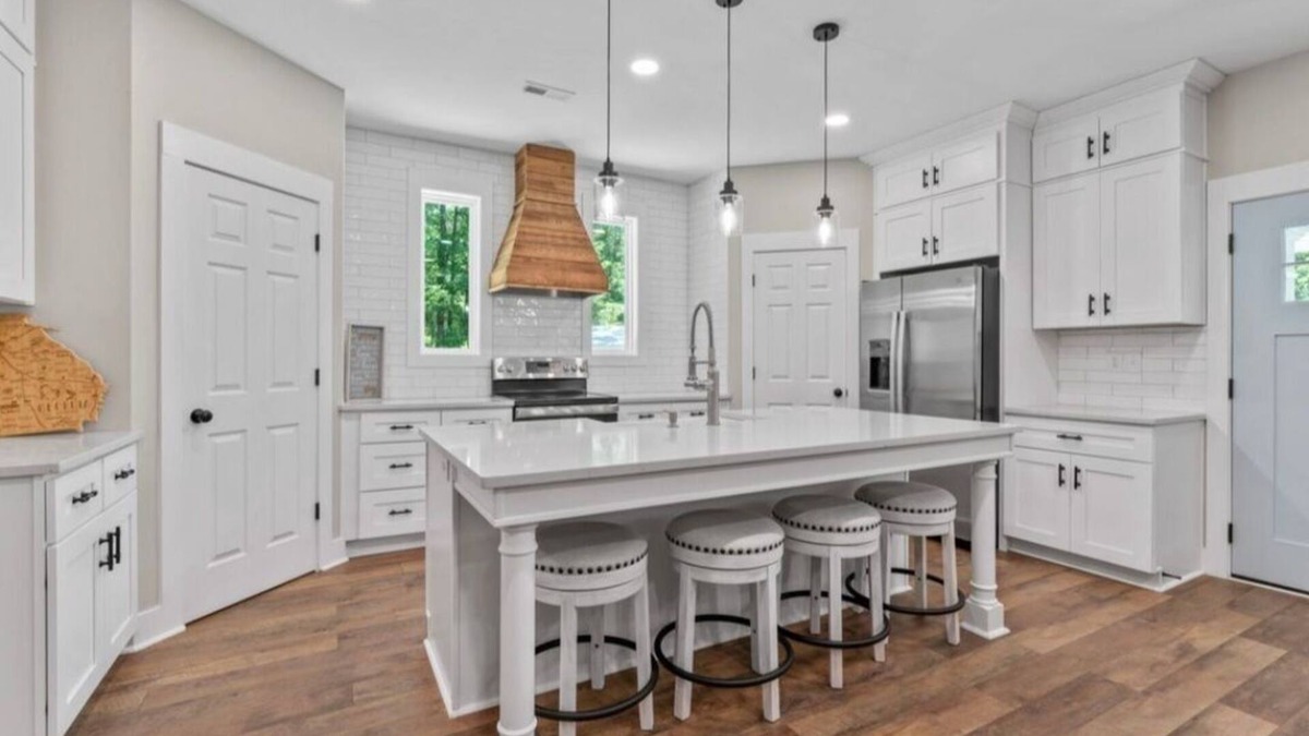 Fayetteville Apartment | Peaceful gated 2 bedroom & 2 bedroom unit, with private pond access