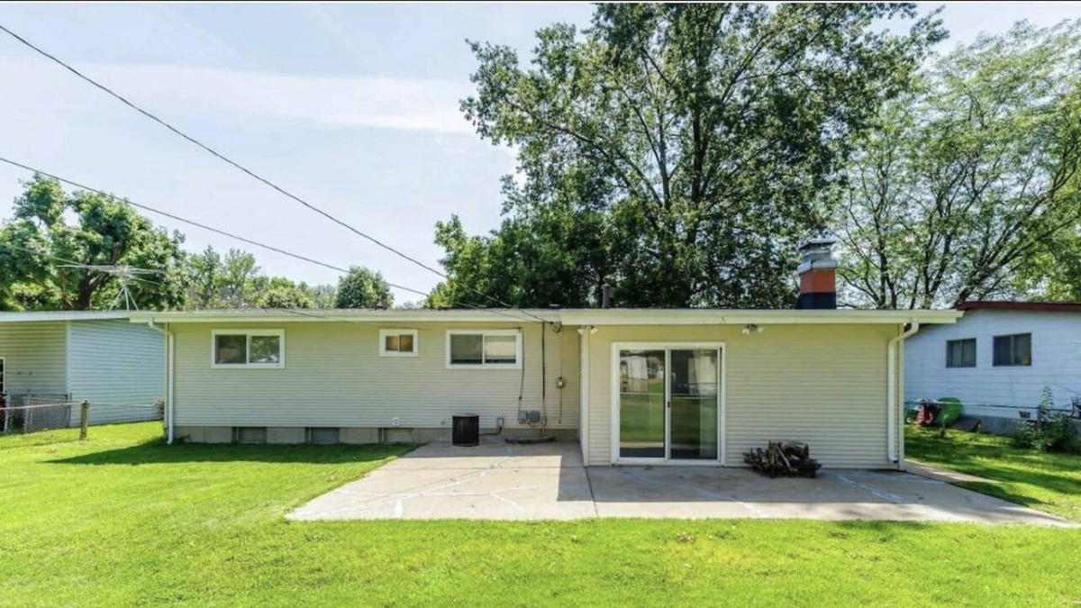 Florissant House | Peaceful Getaway in Florissant w/Sauna 5 Beds 2 Baths