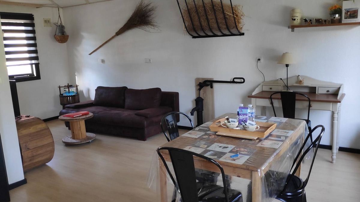 Brailly-Cornehotte House | Peaceful gîte in the Picardy countryside - 2 bedrooms, enclosed garden, family comfort